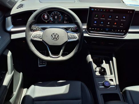New 2026 Volkswagen Tiguan SE R-Line AWD/4WD image 14
