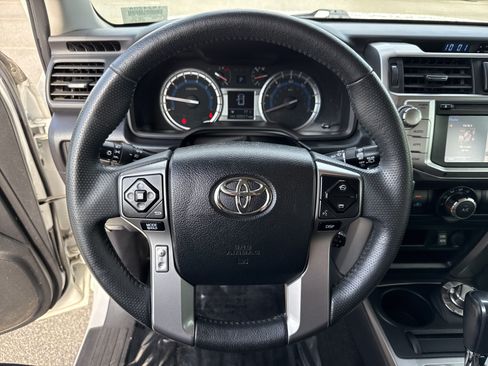 Used 2019 Toyota 4Runner SR5 AWD/4WD image 18