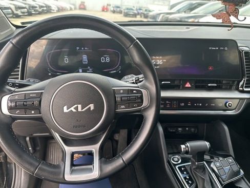 Used 2024 Kia Sportage EX FWD image 7