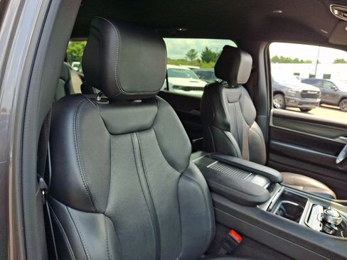 Used 2024 Jeep Wagoneer Series II AWD/4WD image 13