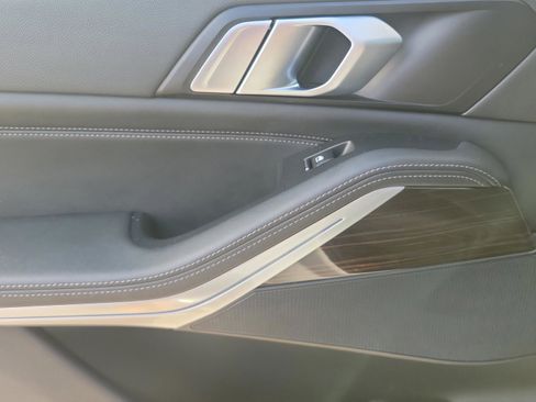 Used 2023 BMW X5 xDrive40i image 5