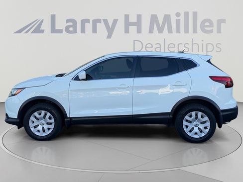 Used 2019 Nissan Rogue Sport S FWD image 2
