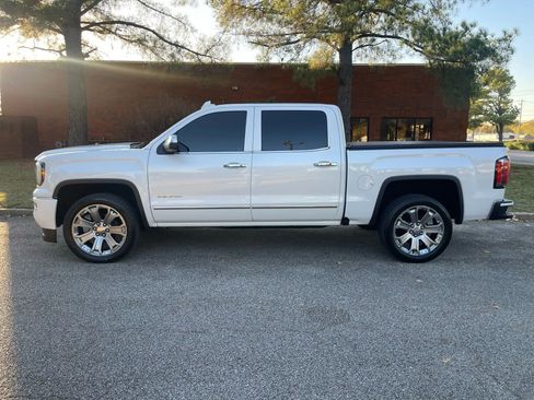 Used 2017 GMC Sierra 1500 Denali w/ Denali Ultimate Package image 2