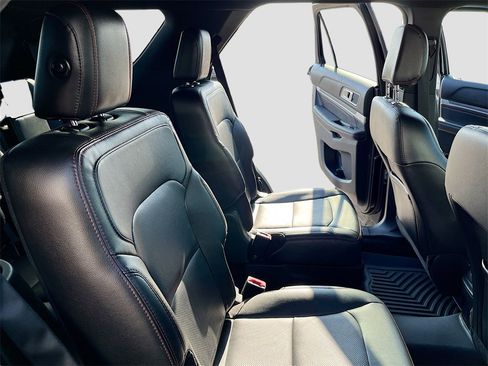 Used 2018 Ford Explorer Sport w/ Equipment Group 401A image 30