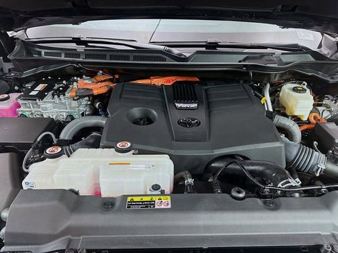 Used 2023 Toyota Sequoia Limited image 32