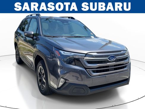 Used 2025 Subaru Forester Premium AWD/4WD image 1