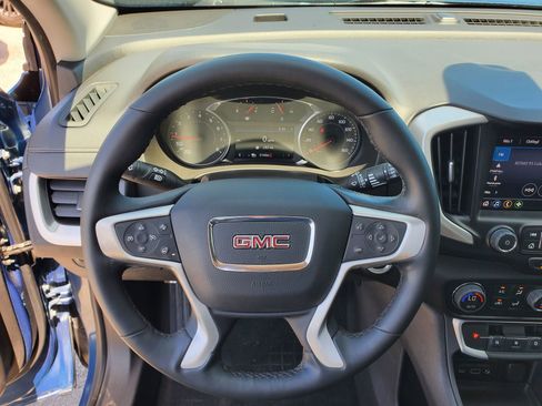 Used 2024 GMC Terrain SLT w/ LPO, Floor Liner Package AWD/4WD image 20