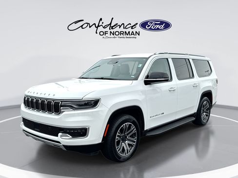 Used 2024 Jeep Wagoneer L Series II RWD image 1