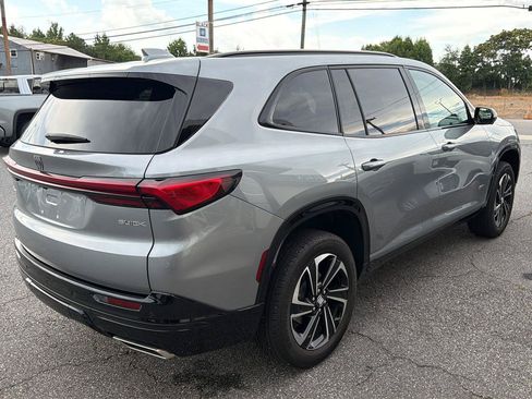 Used 2025 Buick Enclave Sport Touring FWD image 10