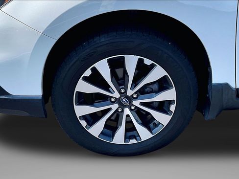 Used 2017 Subaru Outback 2.5i Limited AWD/4WD image 9