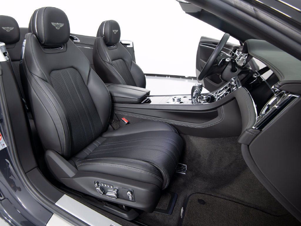 Used 2020 Bentley Continental GT AWD/4WD image 32