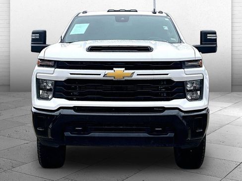 Used 2025 Chevrolet Silverado 2500 Custom w/ Custom Value Package AWD/4WD image 2