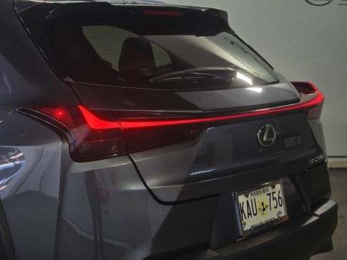 Used 2023 Lexus UX 250h FWD image 10