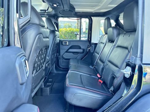 Used 2018 Jeep Wrangler Unlimited Rubicon AWD/4WD image 14