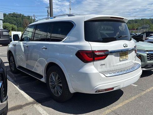 Used 2023 INFINITI QX80 Luxe w/ All-Season Package AWD/4WD image 3