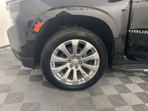 Used 2021 Chevrolet Suburban Premier w/ Premium Package image 12