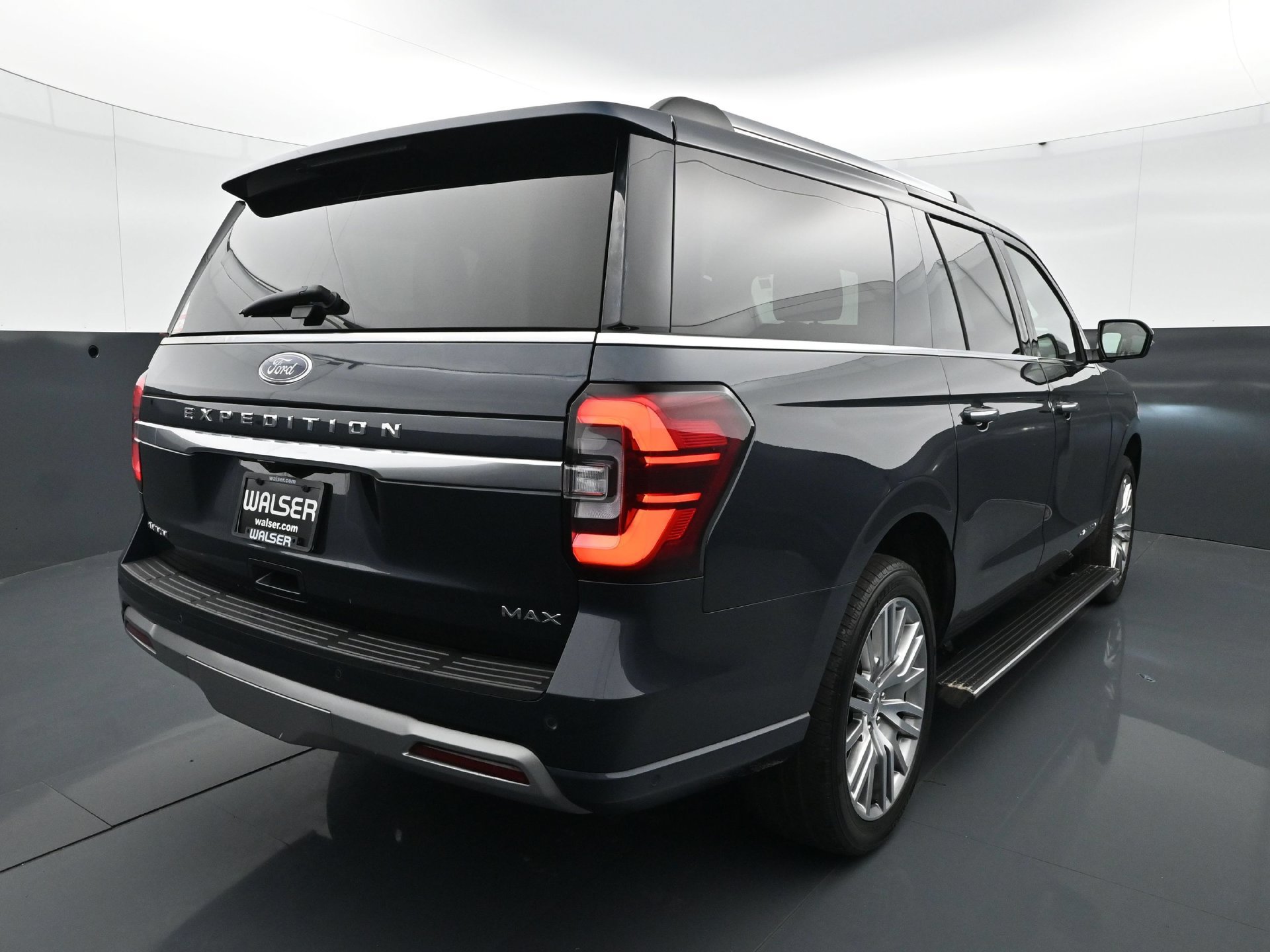 Used 2024 Ford Expedition Max Platinum AWD/4WD image 6