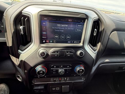 Used 2021 Chevrolet Silverado 2500 LT w/ Convenience Package AWD/4WD image 12