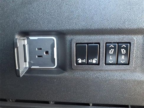 Used 2023 GMC Yukon AT4 w/ LPO, Floor Liner Package image 13