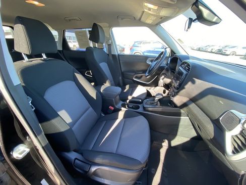 Certified 2023 Kia Soul LX image 27