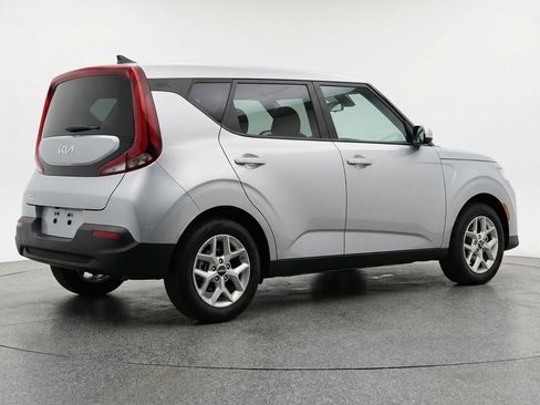 Used 2025 Kia Soul LX w/ LX Technology Package image 9