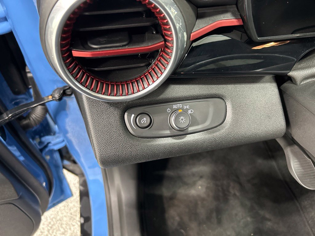 Used 2024 Chevrolet Trax RS w/ Sunroof Package FWD image 13