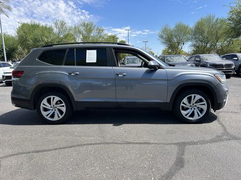 Used 2023 Volkswagen Atlas SE w/ Panoramic Sunroof Package FWD image 5