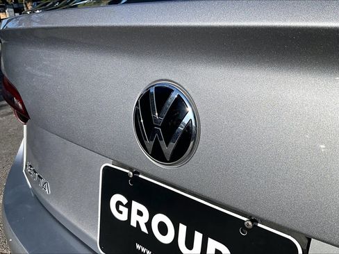 Used 2024 Volkswagen Jetta SE w/ Panoramic Sunroof Package image 33