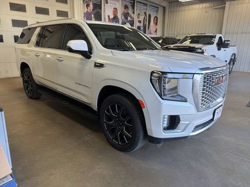 Used 2023 GMC Yukon XL Denali w/ Max Trailering Package AWD/4WD image 4
