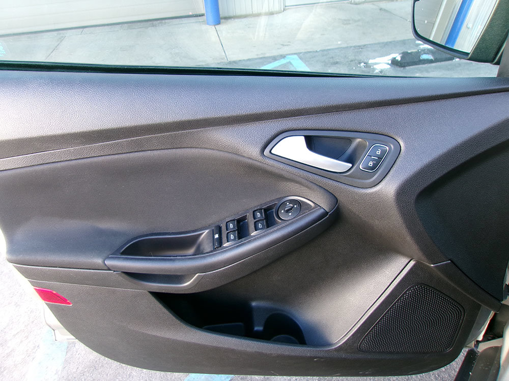 Used 2016 Ford Focus SE FWD image 14