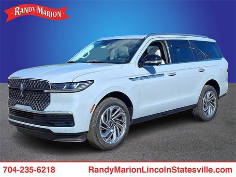 New 2025 Lincoln Navigator Reserve image 1