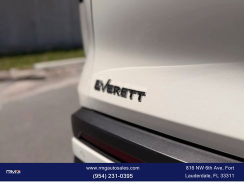 Used 2025 INFINITI QX60 Luxe w/ Black Edition FWD image 7