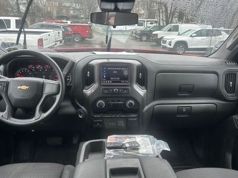 Used 2023 Chevrolet Silverado 1500 Custom image 9