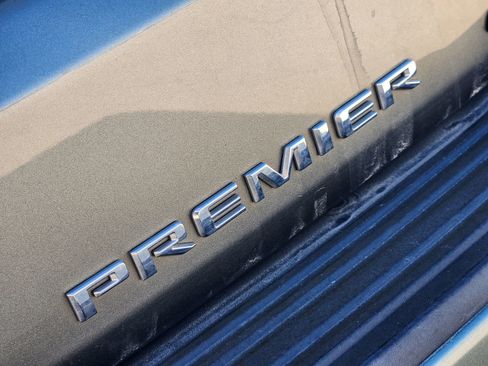 Used 2023 Chevrolet Suburban Premier image 13