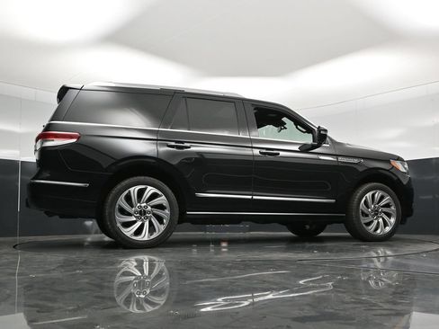 Used 2024 Lincoln Navigator Premiere AWD/4WD image 57