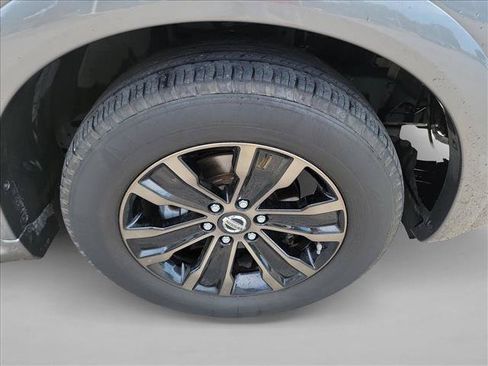 Used 2018 Nissan Armada Platinum w/ Captain Seat Package RWD image 10