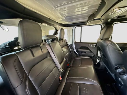 Used 2023 Jeep Wrangler Unlimited Sahara AWD/4WD image 32
