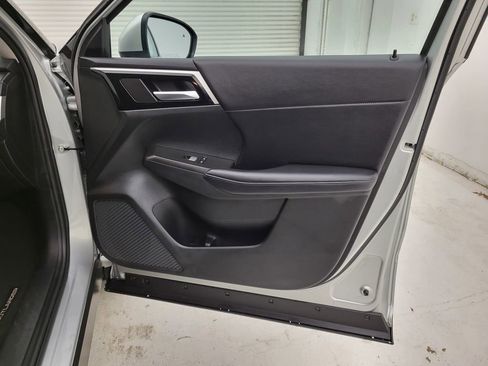 Used 2024 Mitsubishi Outlander FWD image 32