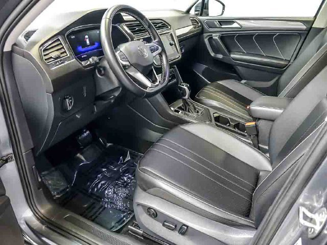 Used 2024 Volkswagen Tiguan SE FWD image 14