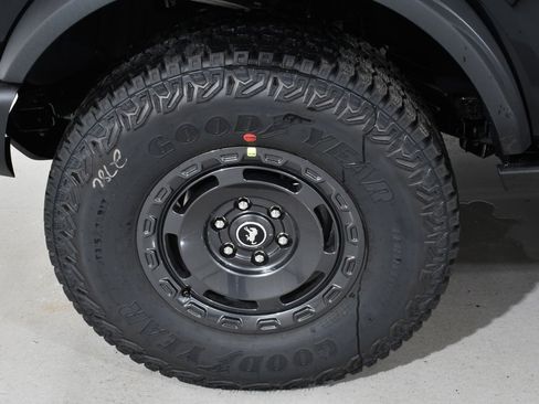 New 2025 Ford Bronco Badlands image 24