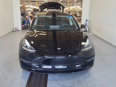 Used 2023 Tesla Model 3 Standard Range RWD image 2