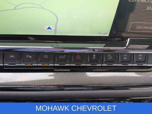 Used 2025 Chevrolet Silverado 1500 ZR2 w/ Technology Package image 36