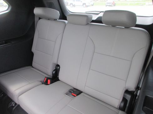 New 2026 GMC Acadia Elevation w/ Elevation Premium Package AWD/4WD image 16