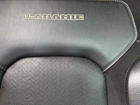 Used 2019 RAM 1500 Laramie AWD/4WD image 32