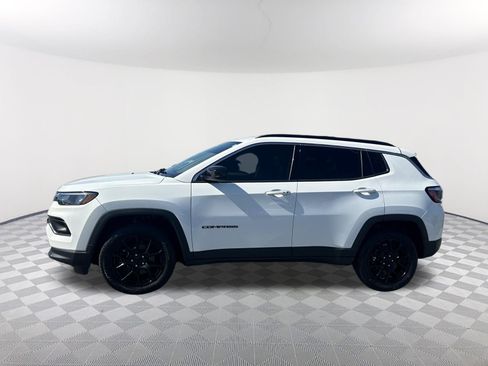 Used 2022 Jeep Compass Latitude AWD/4WD image 8
