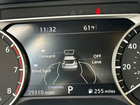 Used 2023 Nissan Rogue SL w/ SL Premium Package image 16