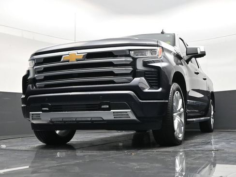 Used 2024 Chevrolet Silverado 1500 High Country w/ High Country Premium Package AWD/4WD image 28