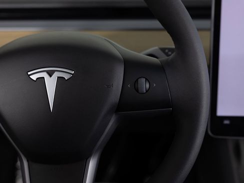 Used 2022 Tesla Model Y Performance AWD/4WD image 32