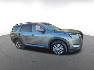 Used 2025 Nissan Pathfinder SV video 2