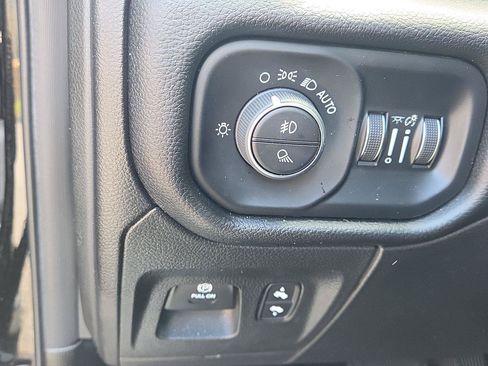 Used 2019 RAM 1500 Laramie AWD/4WD image 20
